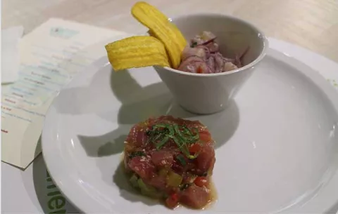 VIDEO Comida gourmet y actividades para los niños en un lugar
