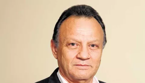 Representante en la categoría consultor