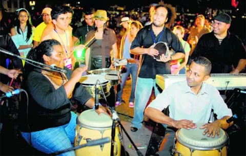 EVENTO Percusión en grupo bajo la luna, hoy!