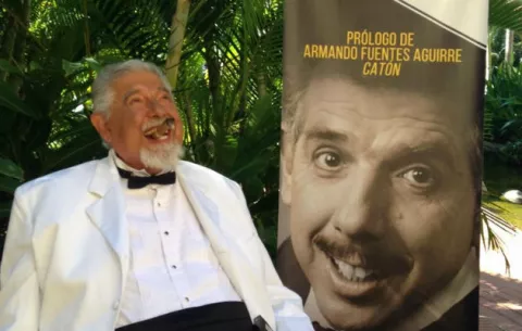 Prof. Jirafales destapa recuerdos en libro de memorias