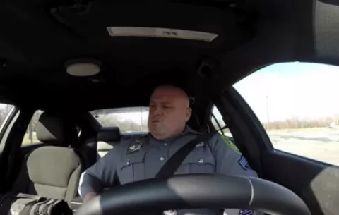 Video: Oficial de Policía se mueve al ritmo de Taylor Swift