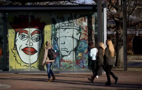 Unos 40 millones de personas hablan "spanglish" en EE.UU