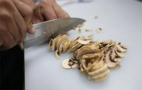 #VIDEO Paso a paso, receta de salsa de hongos natural