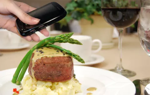 Chefs internacionales frenan a la obsesión por fotografiar a sus platos