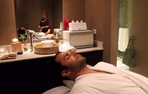 VIDEO Los tratamientos de spas para los varones