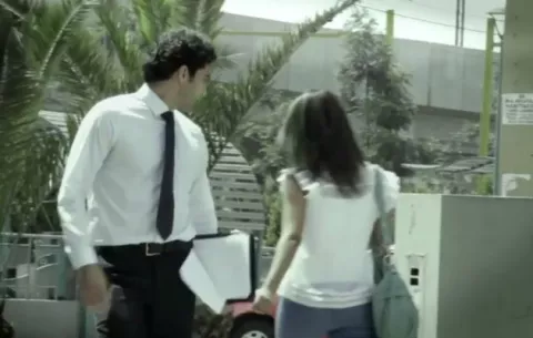 Video: Para los acosadores: ¡Sílbale a tu madre!