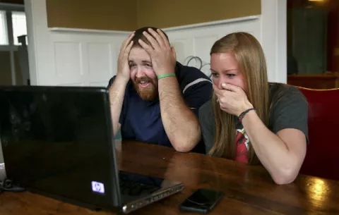 Burger King pagará la boda de la joven pareja Joel Burger y Ashley King