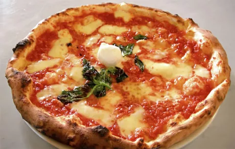 La pizza napolitana, un arte camino de ser patrimonio mundial