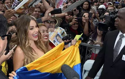 Sofía Vergara recibe su estrella