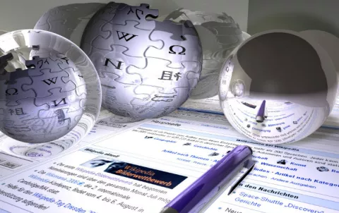 El hombre que ha impreso la Wikipedia completa
