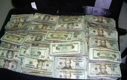 Se gasta $700,000 en espiritista para que le ayude a conquistar a su amada