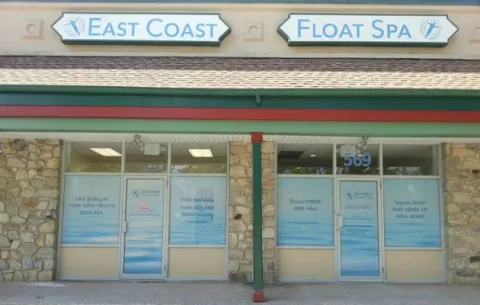 Aficionados a los spas flotantes elogian su efecto relajante