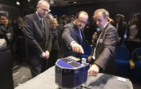 Philae sale de una hibernación de siete meses y envía datos desde el cometa