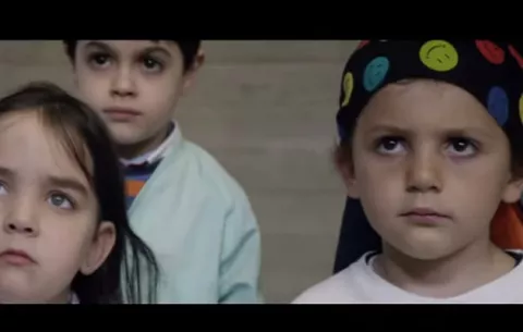 Emotiva campaña le declara la guerra al cáncer