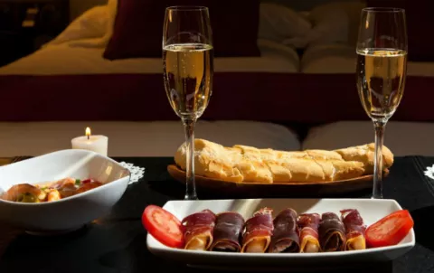 Cenar demasiado tarde, una pésima idea para la salud