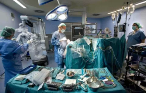 Médicos implantan con éxito un esternón fabricado con impresora 3D