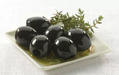 Siete alimentos negros que aportan grandes beneficios a la salud