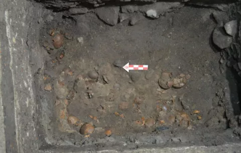 Altar de cráneos prehispánico en  México