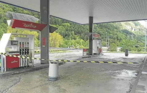 Una familia olvida a su hija de tres años en una gasolinera