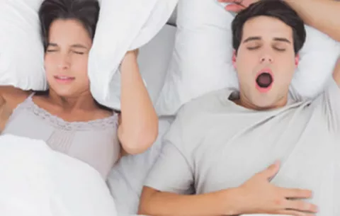 Cinco consejos prácticos para dejar los molestos ronquidos