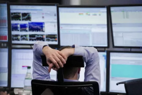 Trabajar muchas horas aumenta el riesgo de sufrir una embolia
