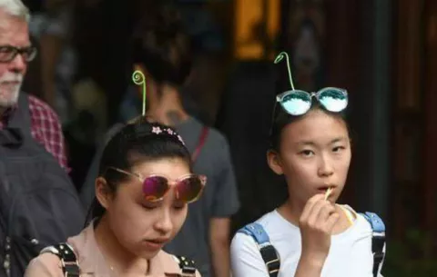 Nueva tendencia que ‘brota’ de las cabezas de las personas en China
