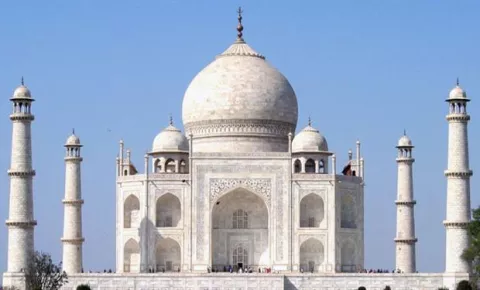 El Taj Mahal tardará nueve años en recuperar el brillo de su mármol blanco