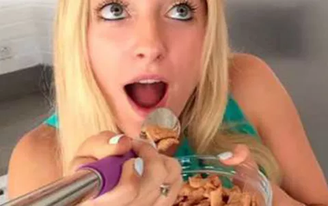 La cuchara-selfie, el invento que arrasa en Internet