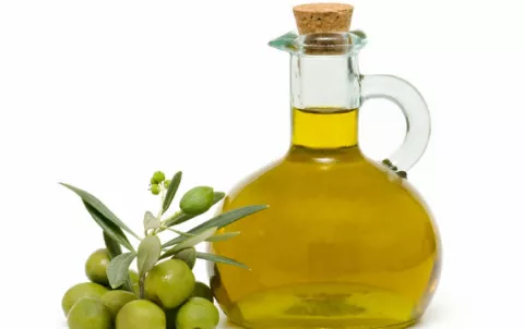 Estudio: consumo de aceite de oliva reduce riesgo de cáncer de mama