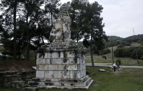La tumba de Anfípolis en Grecia, monumento para un general de Alejandro Magno