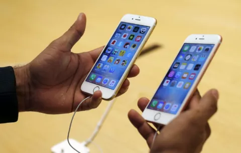 Apple trabaja a toda máquina para pulir errores 