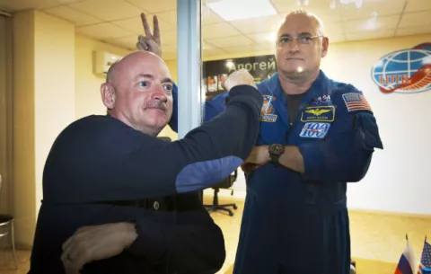 Astronauta da caminata especial antes de batir marca de EE.UU.