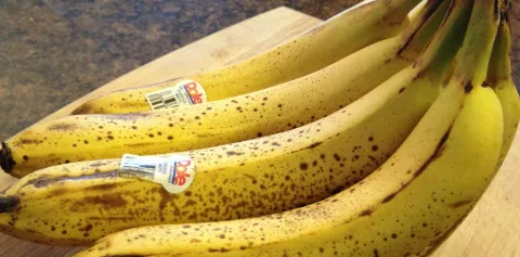 Esto es lo que pasa en tu cuerpo si comes bananas muy maduras