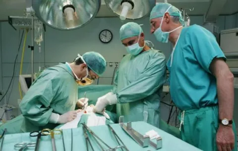  Extraen un palillo de dientes del corazón de un hombre en Argentina