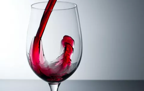 Una copa de vino podría mejorar la salud cardiaca de las personas con diabetes tipo 2