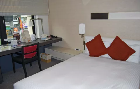 Abren hotel “con habitaciones del llanto” para liberar el estrés
