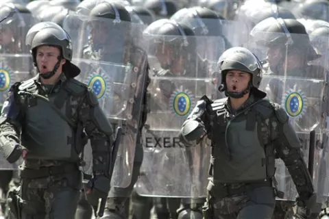 Policía brasileña prohíbe celulares en el trabajo