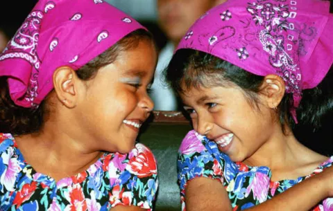Premiarán y exhibirán las fotografías del concurso "Por ser niña" 