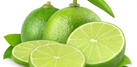 Los beneficios de tomar agua con limón a primera hora del día