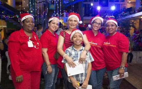 Scotiabank participa en tradicional posada de Fanlyc 