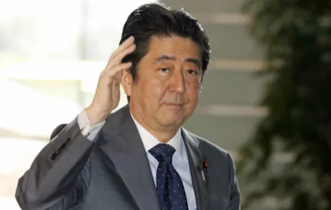 Un parlamentario pide la baja de paternidad por primera vez en Japón