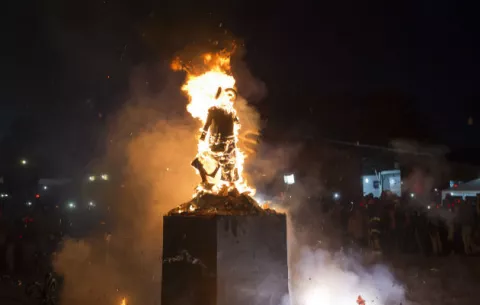 Guatemala quema al diablo para limpiar sus purezas