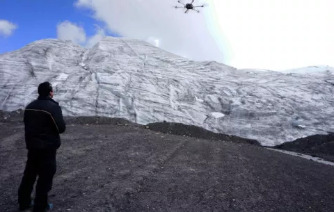 Un dron para captar la contaminación en las cimas de los Andes
