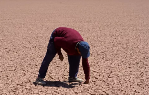 Lago Poopó agoniza en los andes de Bolivia