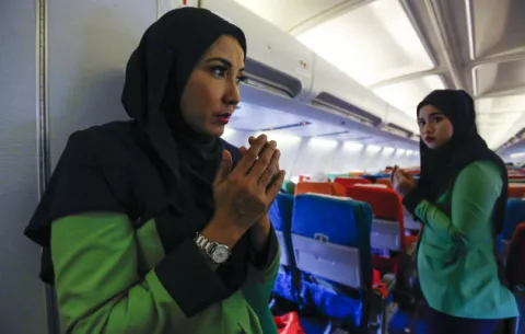 Nueva aerolínea musulmana despega con una oración