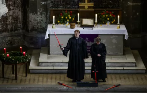 Iglesia en Alemania celebra misa con el tema de "Star Wars" 