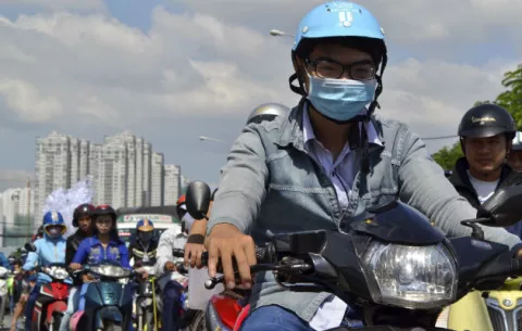  El humo de las motos asfixia las ciudades vietnamitas