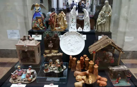 Coleccionista peruano de nacimientos reniega de Papá Noel