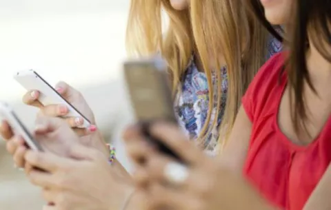 Poner punto al final en los mensajes de texto o WhastApp, causa problemas