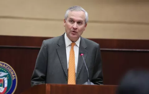 Sugieren destitución de altos funcionarios del gobierno de turno 